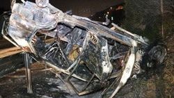 Kocaeli'de takla atan araç yandı: 4 yaralı