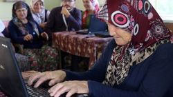 Mahalle kıraathanesinde internetle tanıştılar