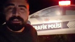 Maket polis aracı gitsin diye 1 saat bekleyen sürücü