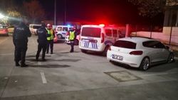 Polis dur dedi otomobilini bırakıp kaçtı