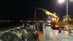 Fırtınada denize açılan bot alabora oldu