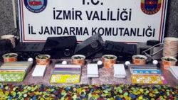 Sendika binasında kumar oynarken yakalandılar