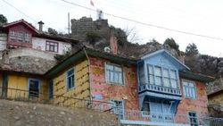 Atatürk'ün bin TL destek verdiği tarihi evler
