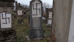 Fransa'da Yahudi mezarlığına saldırı