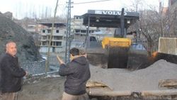 Hakkari’de sıcak asfalt çalışması