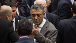 Meclis'te yine gerginlik yaşandı
