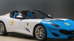 Kişiye özel Ferrari görenleri büyüledi