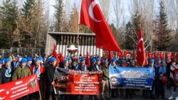 Kayseri'de canlı bomba saldırısında şehit olan 15 asker, anıldı