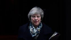 May Brexit anlaşmasını ocak ayında parlamentoya sunacak