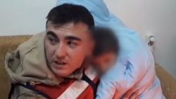 Donmak üzere olan çocuk kurtarıldı