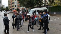Okul önlerinde uyuşturucu uygulaması
