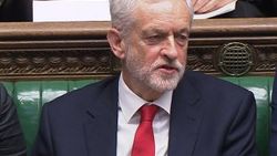 Corbyn May'e hakaret etti