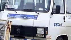 Gazi oğlunu minibüsten indirdi