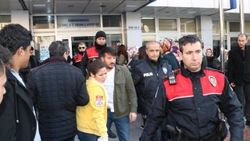 İş kuyruğunda bıçaklandı