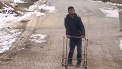 Akülü aracına kavuşan yürüme engelli Yasin havalara uçtu