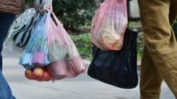Plastik poşetler kasalarda okutulmaya başlandı