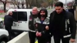 Yaşlı adamı döverek öldürdüler