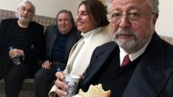 Metin Akpınar ile Müjdat Gezen'e destek