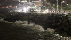 İstanbul’da fırtına etkisini sürdüyor