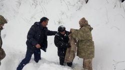 Ordu'da bir kişi karda mahsur kaldı