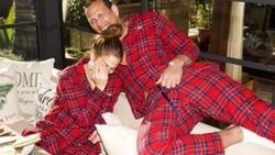 Jennifer Lopez'den pijama partisi