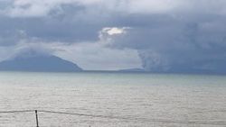 Endonezya’da tsunami bölgesindeki alarm seviyesi yükseldi