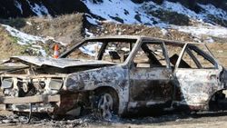 Emekli öğretmen, aracında yanmış şekilde bulundu