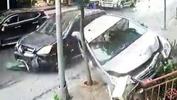 Aracıyla kovaladığı kadına kaza yaptırdı