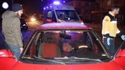 Alkolü fazla kaçırınca direksiyon başında sızdı