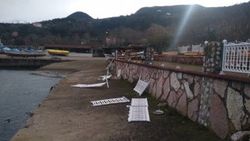 Şehir magandaları sahildeki her şeyi parçaladı