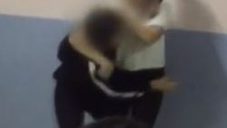Kız öğrencilerin kavgası