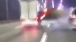 Sürücü makas atmaya çalışırken ölümden döndü
