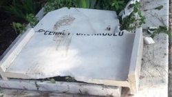 Adana'da mezarlıkta onlarca mezar taşı kırıldı
