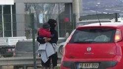 İnegöl'de yol kenarını mesken tutan dilenci