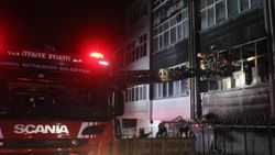 Bayrampaşa’da plastik hammadde üreten iş yerinde yangın
