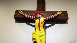 İsrail'de bir müzedeki 'McJesus' heykeli tartışma yarattı