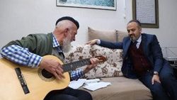Bursalı fenomen Esender'i belediye başkanı ziyaret etti