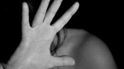 Cinsel istismara uğrayan 12 yaşındaki çocuk ikiz doğurdu