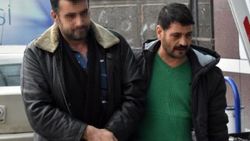 Konya’da tüfekle öldürdüğü köpeği çöpe attı