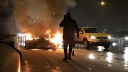 Bursa'da seyir halindeki otomobil yandı