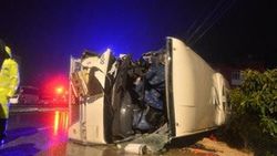 Adana'da midibüsle iş makinesi çarpıştı: 3 ölü 13 yaralı