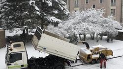 Almanya'da yoğun kar hayatı olumsuz etkiliyor