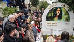 Barış Manço mezarı başında anıldı