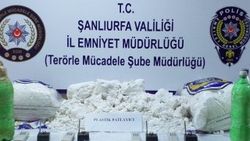 Sınırda yüklü miktarda patlayıcı ele geçirildi