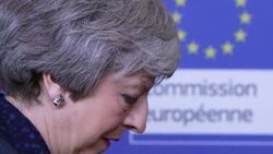 İngiltere'nin Brexit krizi: May Brüksel'de