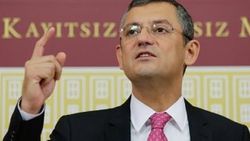 CHP'ye bir eleştiri de Özgür Özel'den
