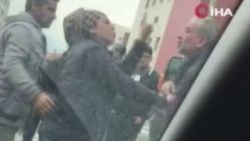 Minibüsçüyü önce dövdü sonra özür diledi