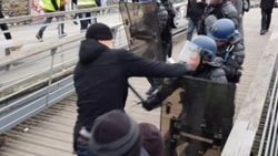 Fransa'da polisi yumruklayan boksöre 2 yıl hapis
