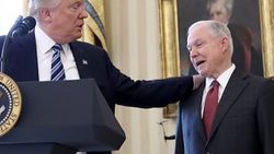 ABD Adalet Bakanlığı'ndan 'Trump'ı görevden alma hamlesi