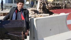 İzmir'de toprak kayması sonucu 10 ev tahliye edildi